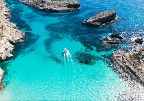 Blue Lagoon 1
